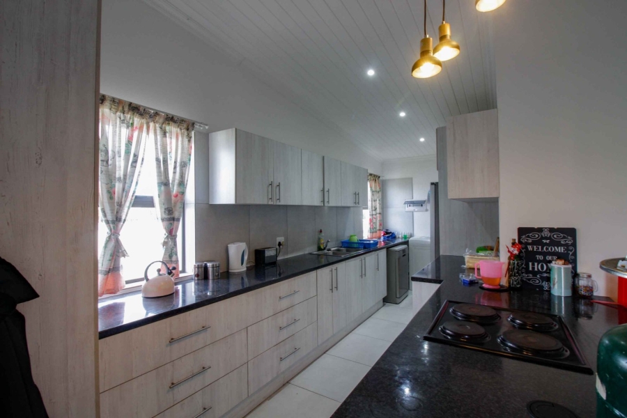 4 Bedroom Property for Sale in Wavecrest Eastern Cape